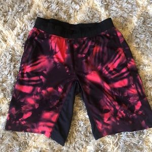 Lulu lemon liner less short 11”